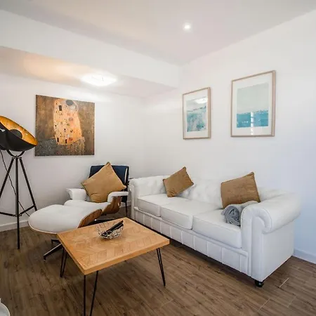 Beachfront Dreamin Apartment Fuengirola